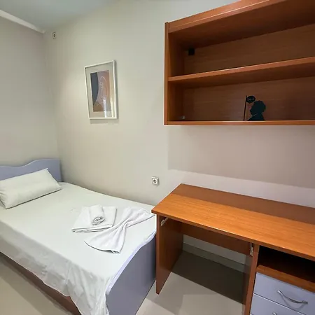 Anna's Seaside - In Front Of The * העיירה קוס