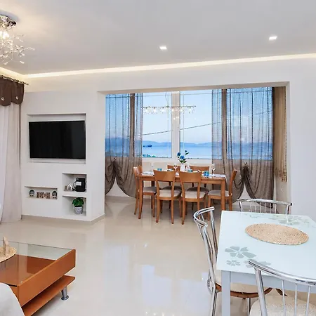 Daire Anna's Seaside - In Front Of The İstanköy