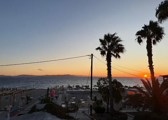 Anna's Seaside - In Front Of The Apartamento