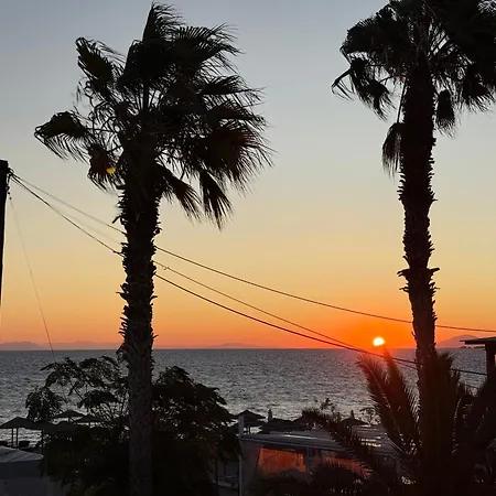 Anna's Seaside - In Front Of The